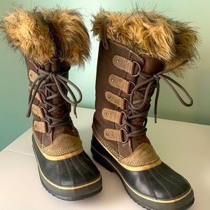Sorel Joan of Arctic size 9 boots